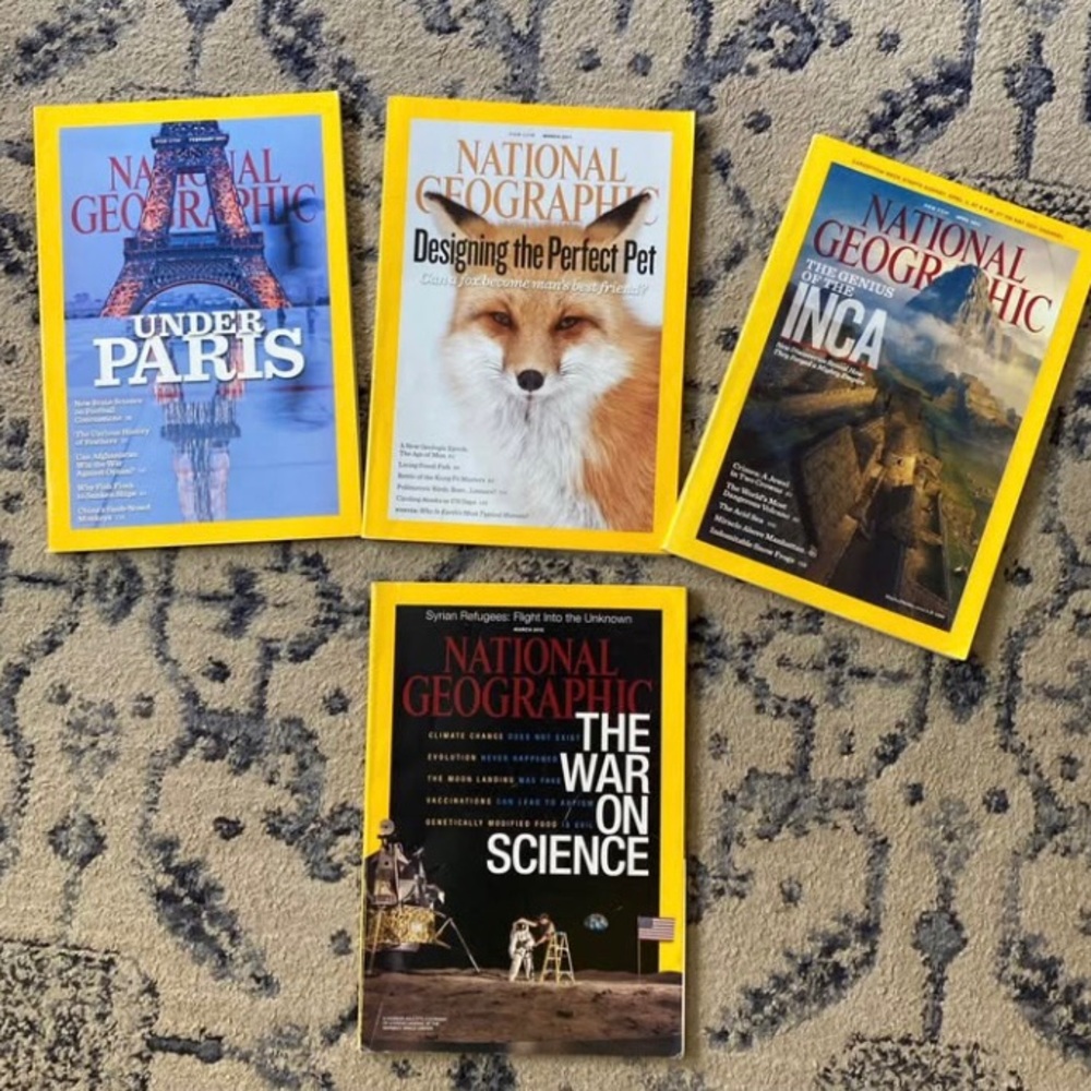 👨‍🚀Bundle of 4 National Geographic Magazines🦊
